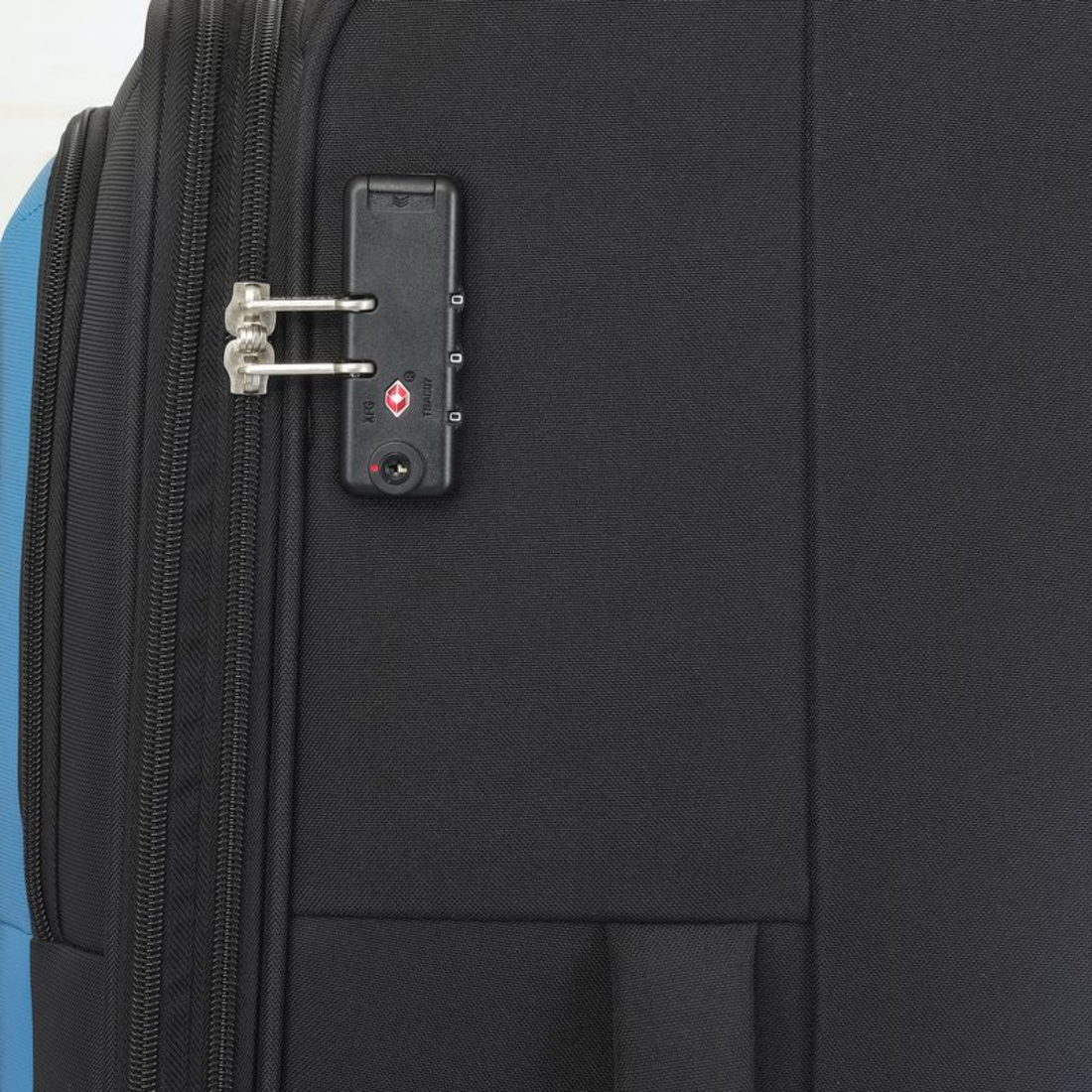 American Tourister Seville 69cm Expandable Medium Suitcase - Black