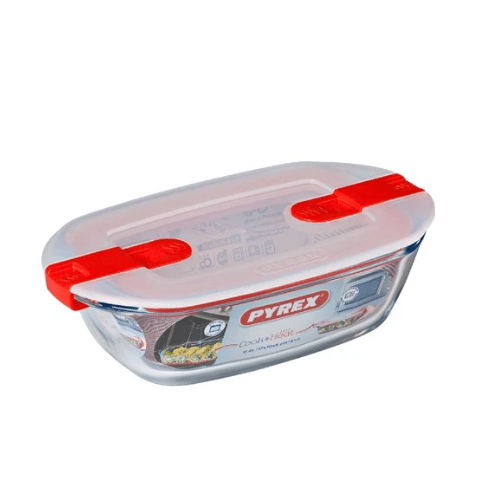 Pyrex Cook and Heat Rectangular glass food container with patented microwave safe lid - 1.1L