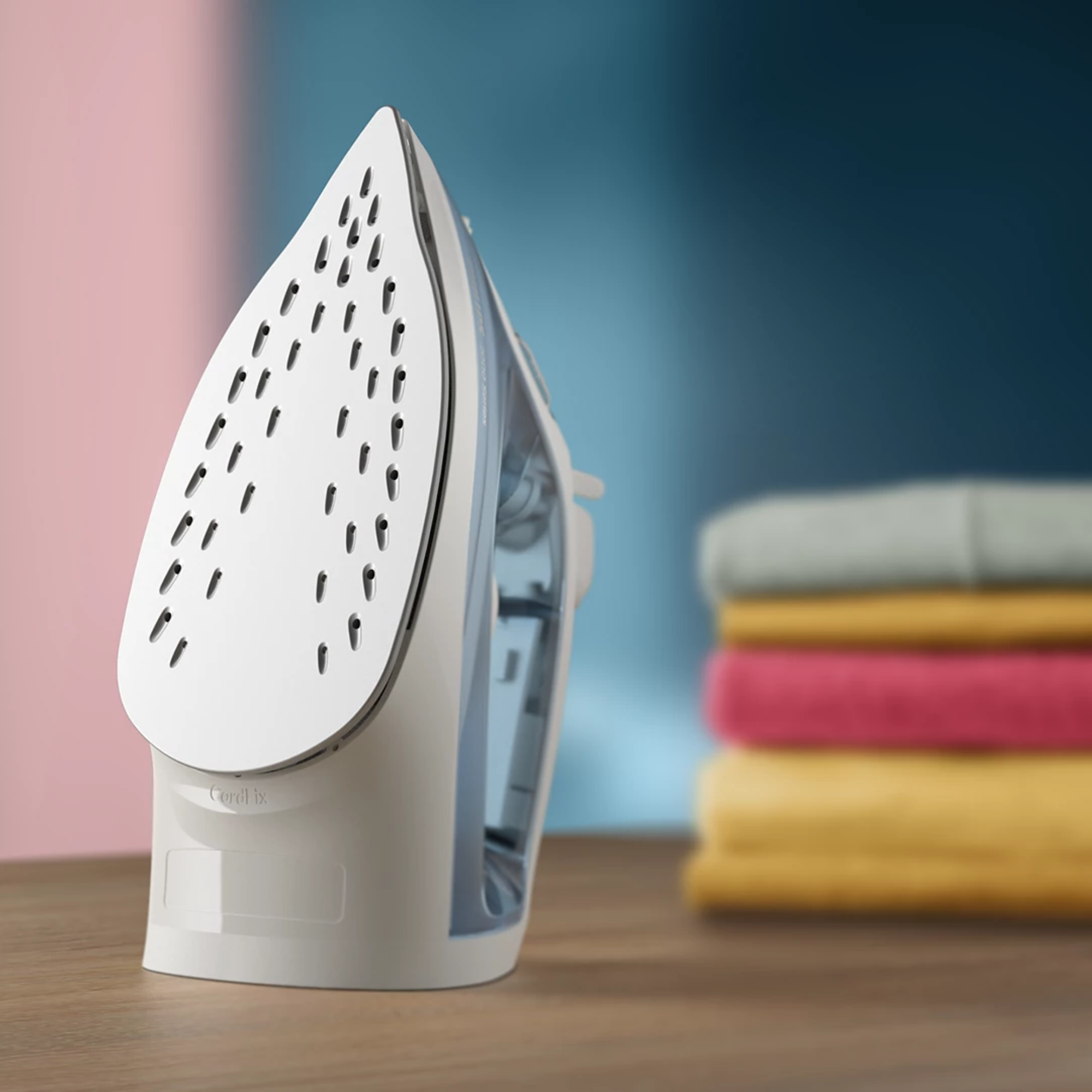 Philips 2000 Series Steam Iron DST2010/26 | Buy in Kenya | Red Rhino