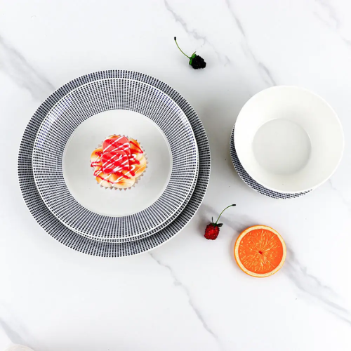 Regal Blue Rim - Exclusive Porcelain Dinnerset (18pcs)