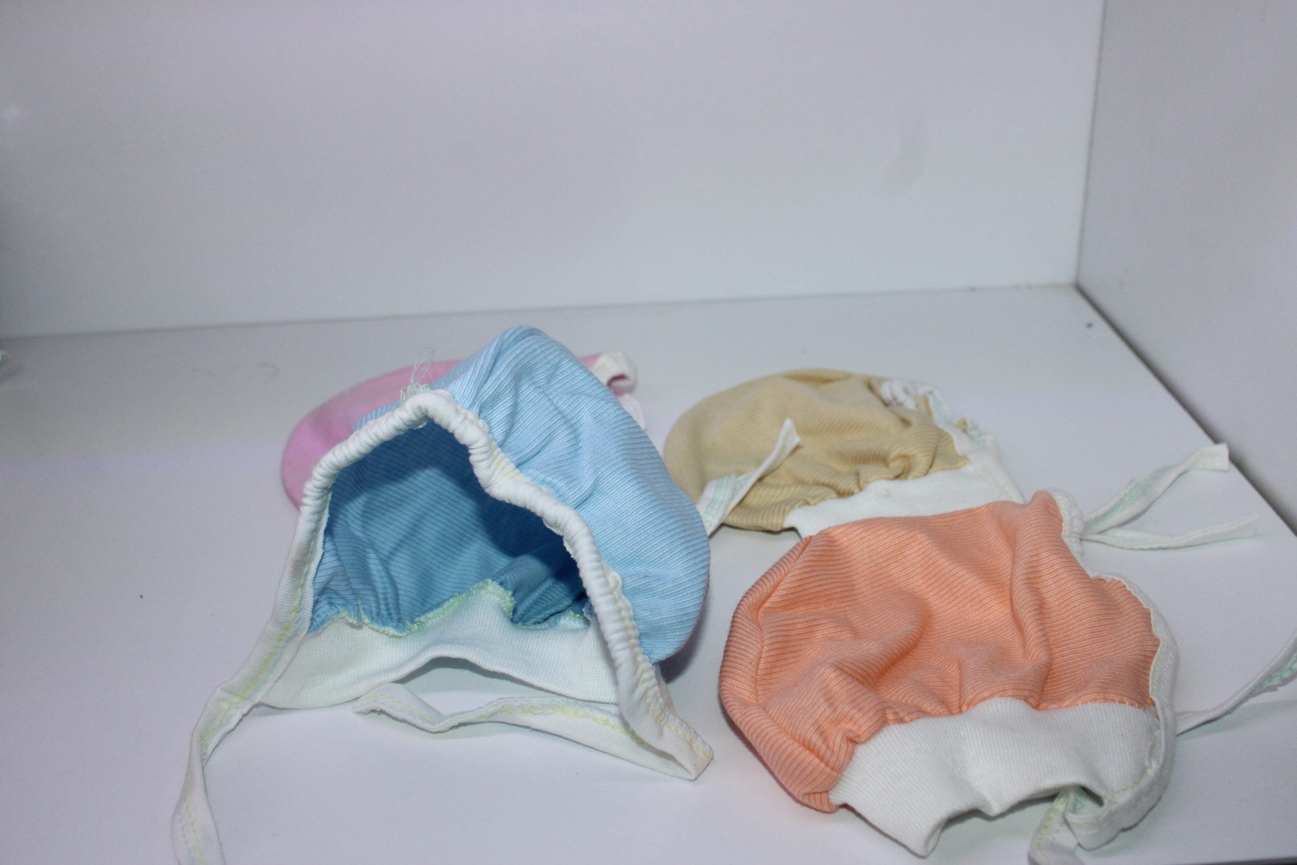 DES -10020 Size M Baby caps
