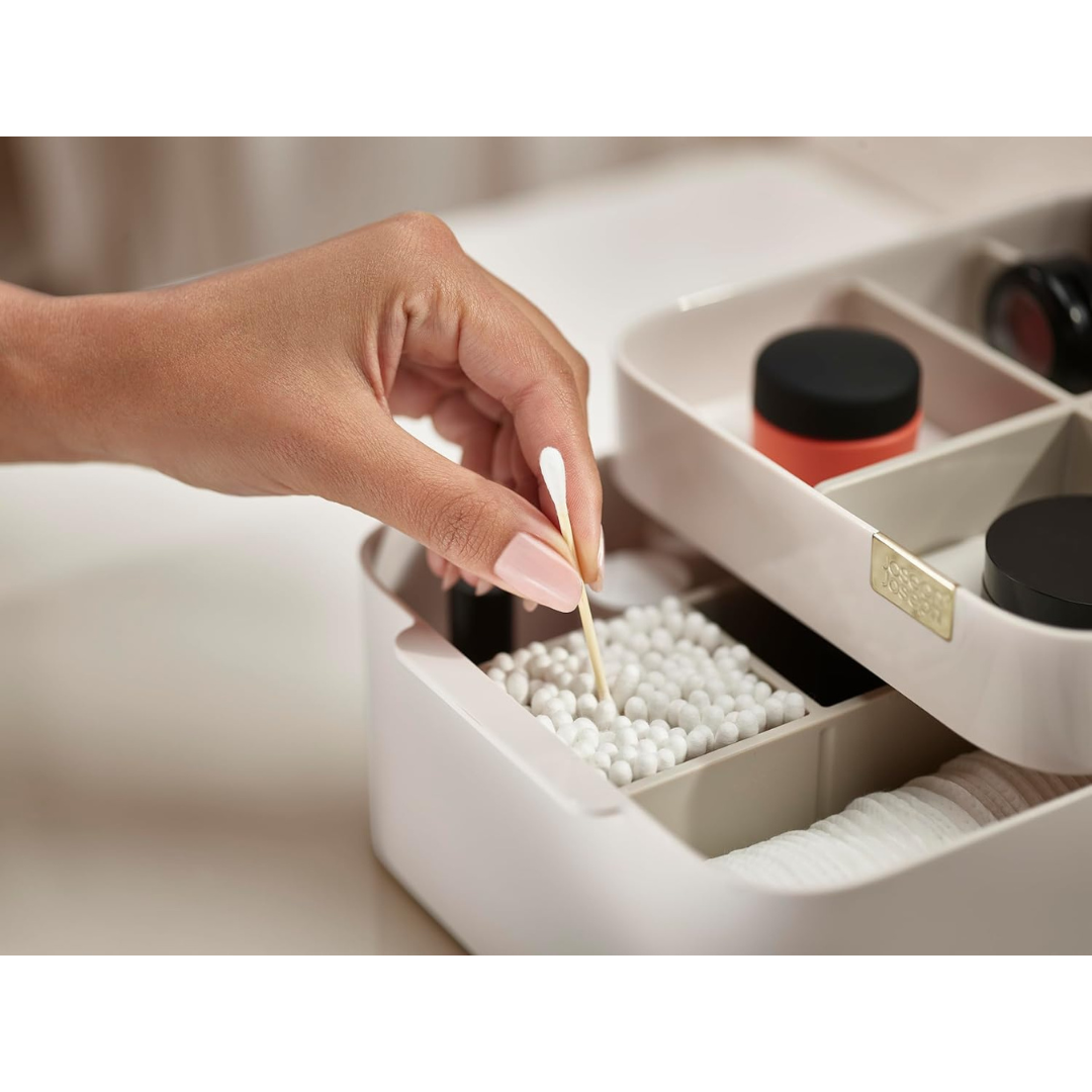 Joseph Joseph Make Me up Compact Mirror &Bottle Organiser[shell] - Red Rhino
