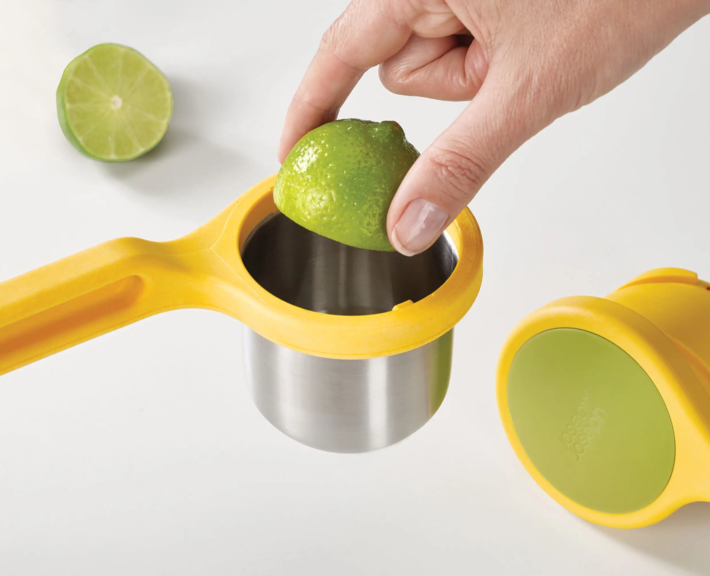 Joseph Joseph Helix Citrus Press 20101, official gallery image 4