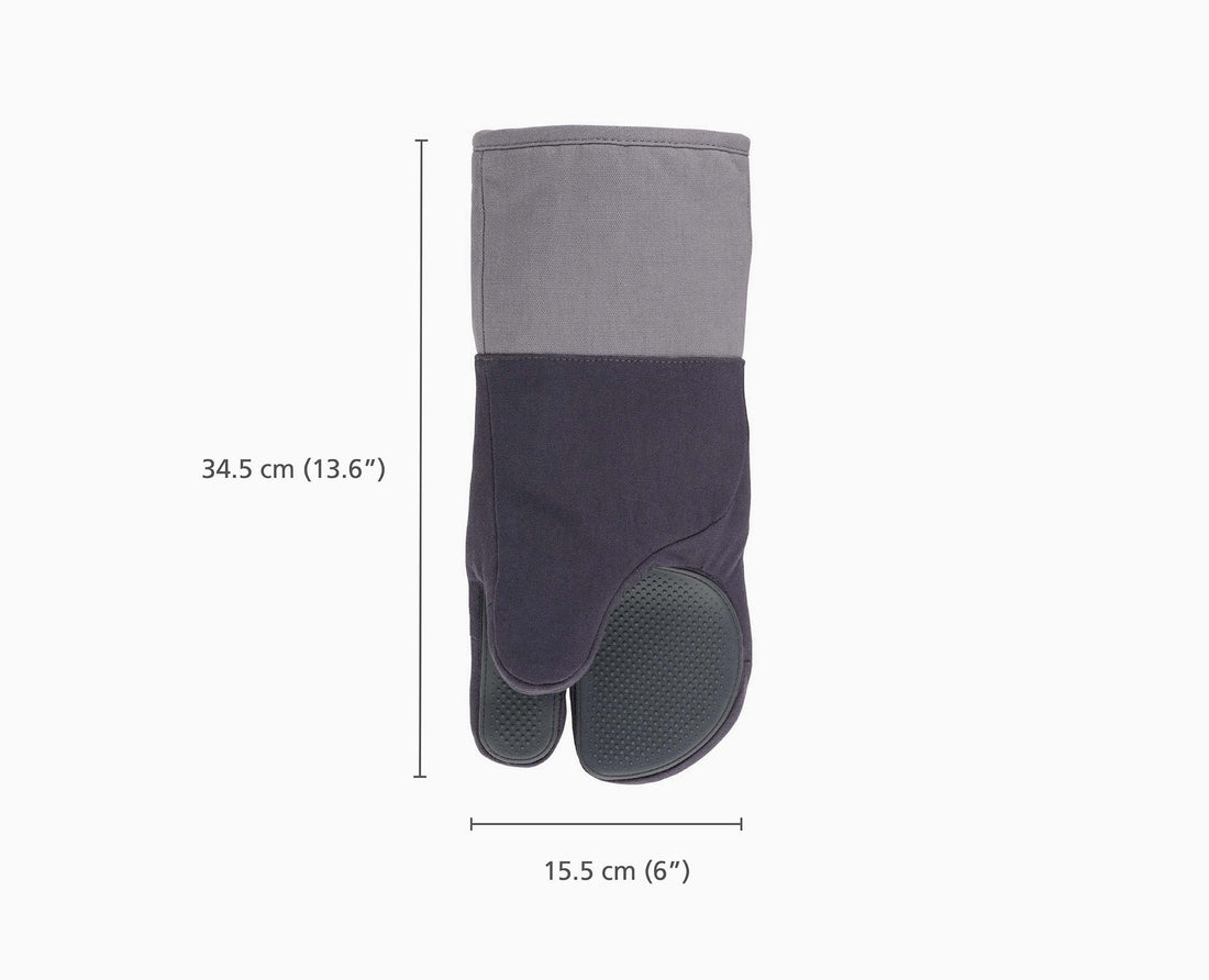 Joseph Joseph Pinch Easy-Grip Oven Gloves Pair Grey 20230 — pair arranged for compact storage