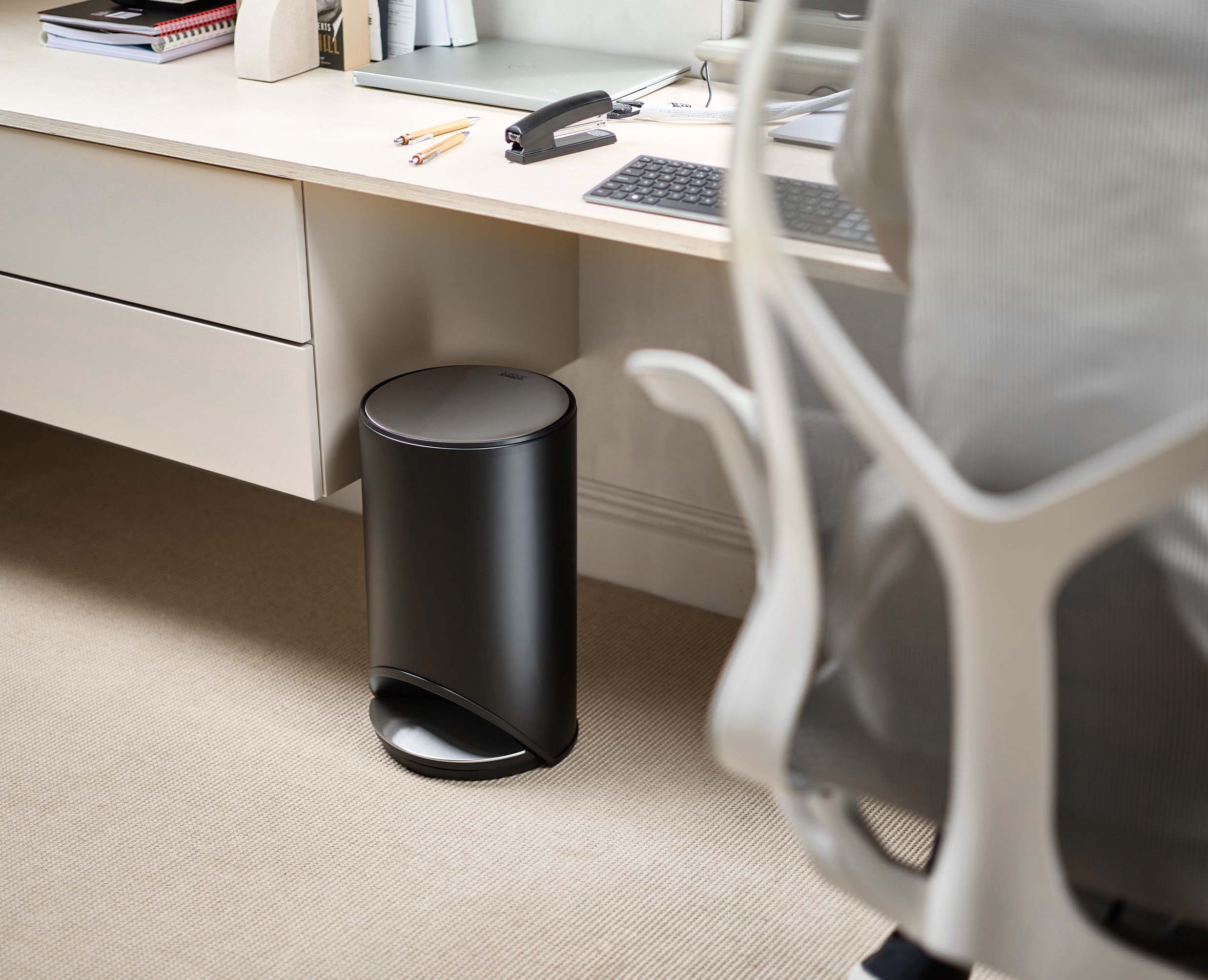 Joseph Joseph Arc 10L Steel Pedal Bin with Liner Pocket Carbon Black 30151 — removable inner bucket in use
