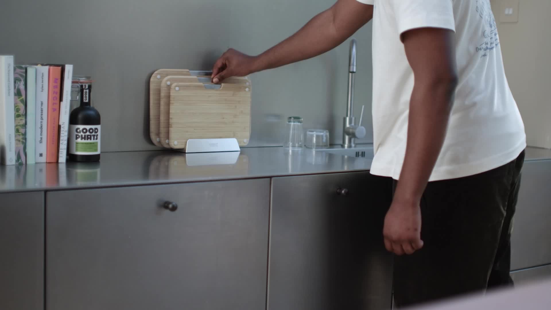 Joseph Joseph Nest Bamboo Chopping Boards Set of 3 with Stand 60236 — official video preview showing the bamboo board set on a kitchen worktop