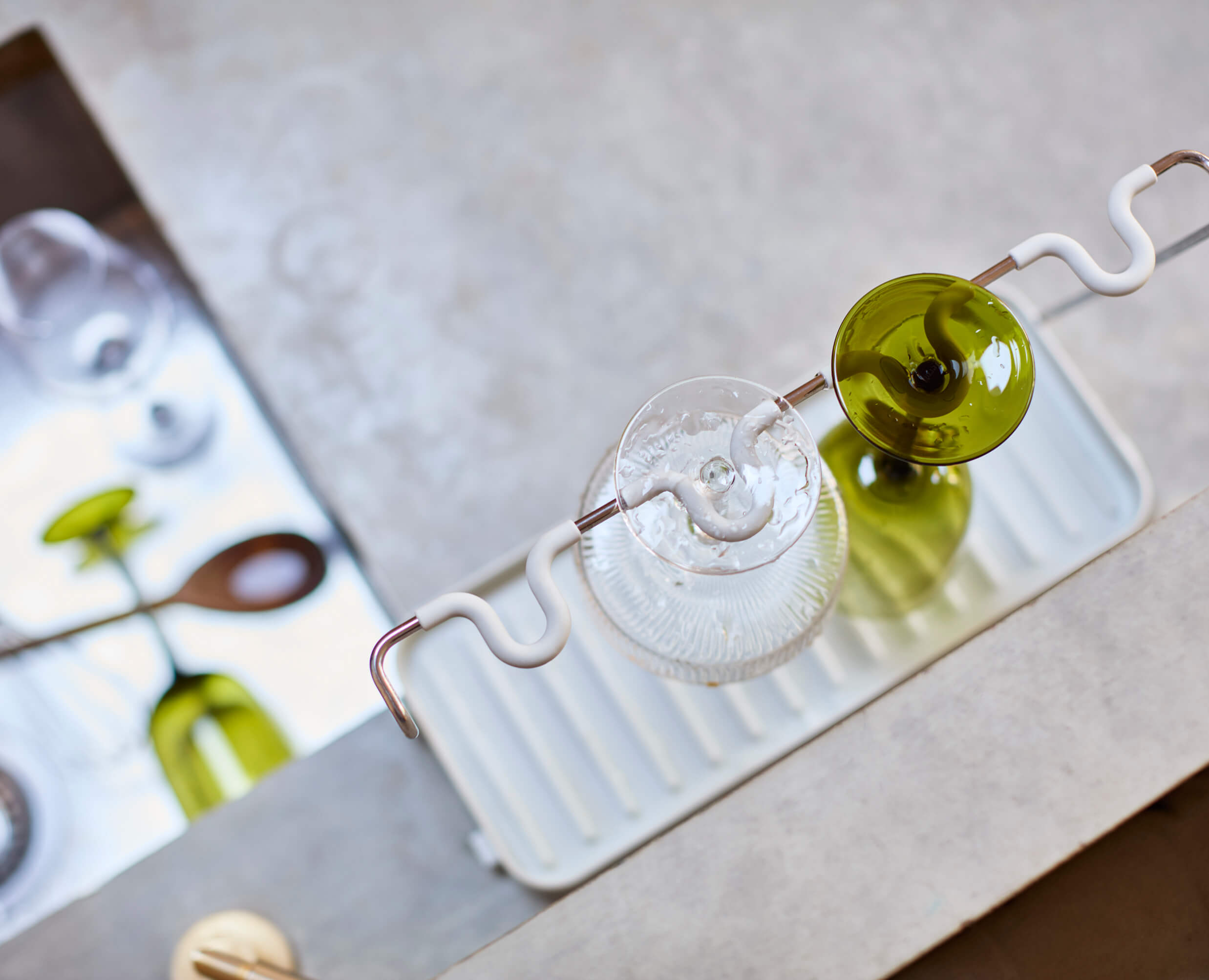 Joseph Joseph DrySmart Folding Wine Glass Drying Rack Stone 6500034 - official product image 4