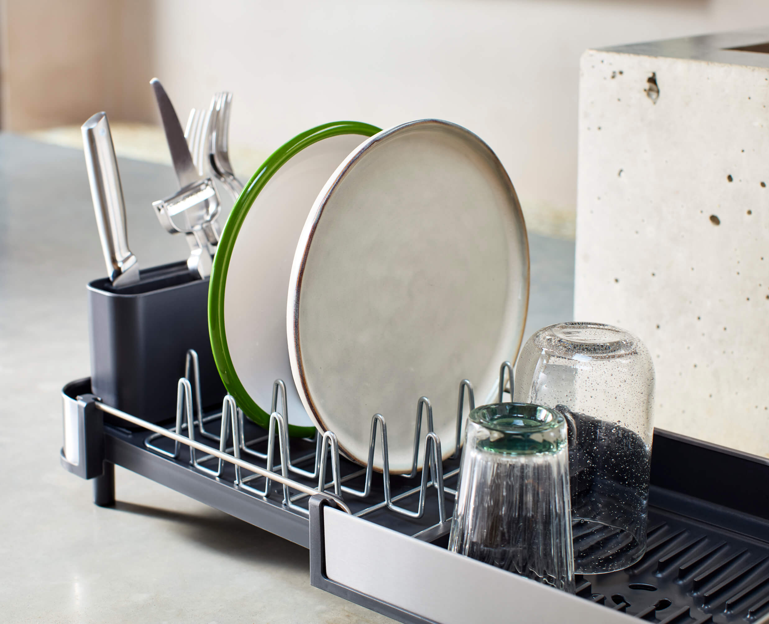 Joseph Joseph Extend Slim Steel Expandable Dish Rack Grey 6500035 - official product image 2