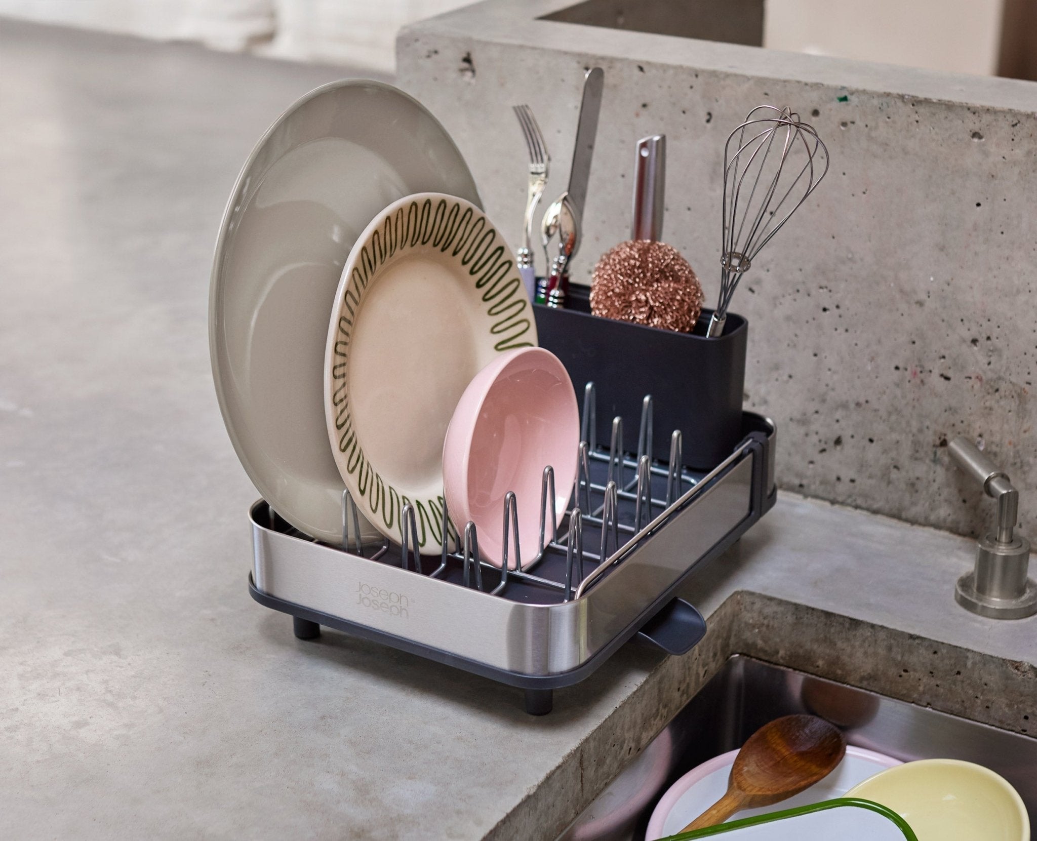 Joseph Joseph Extend Slim Steel Expandable Dish Rack Grey 6500035 - official product image 4