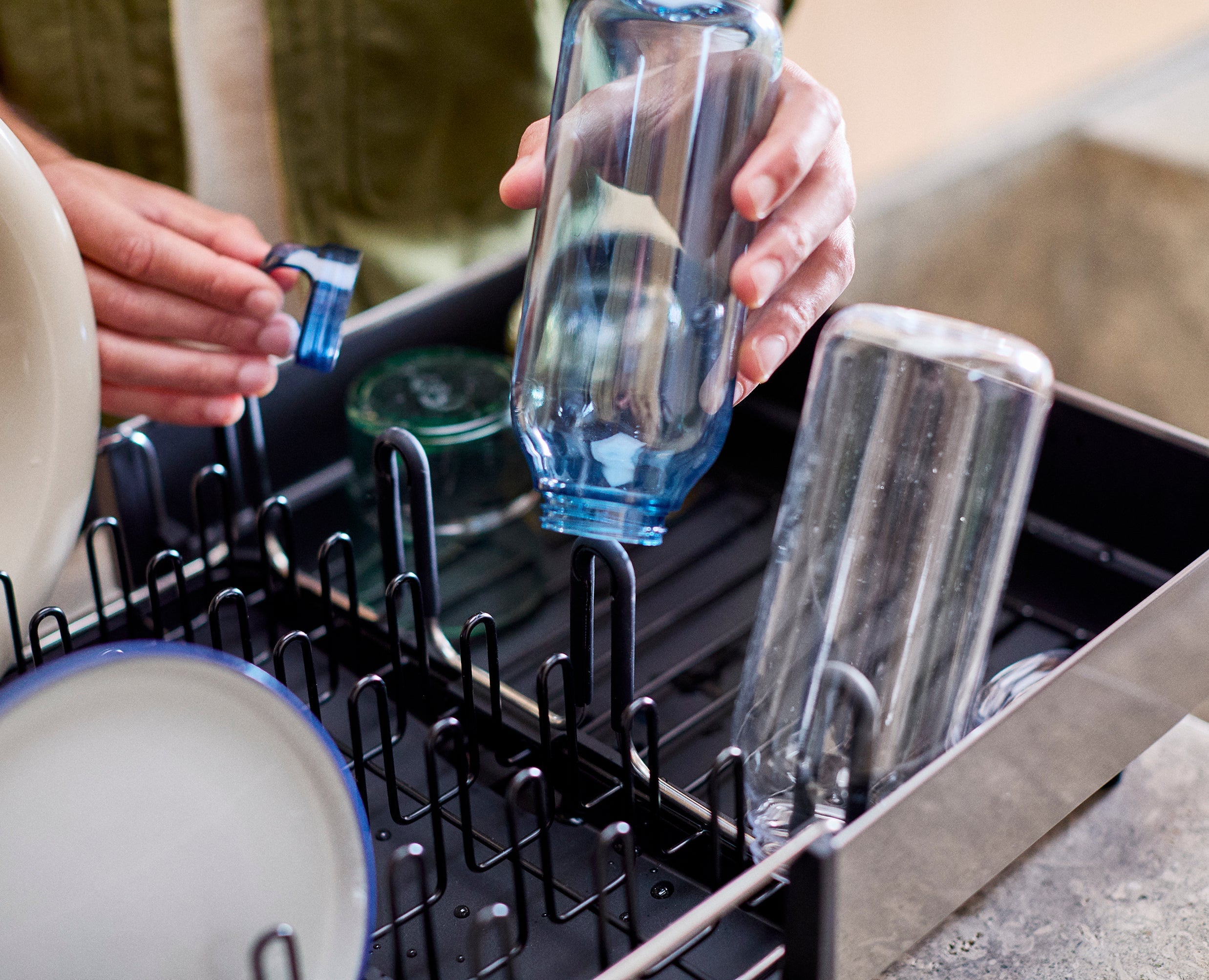 Joseph Joseph Extend Steel Plus Dish Rack Black 6500040 - official product image 5