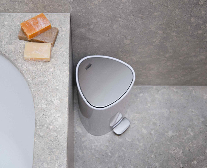 Joseph Joseph EasyStore 5L Bathroom Pedal Bin Gloss White 7000002 - official product image 2