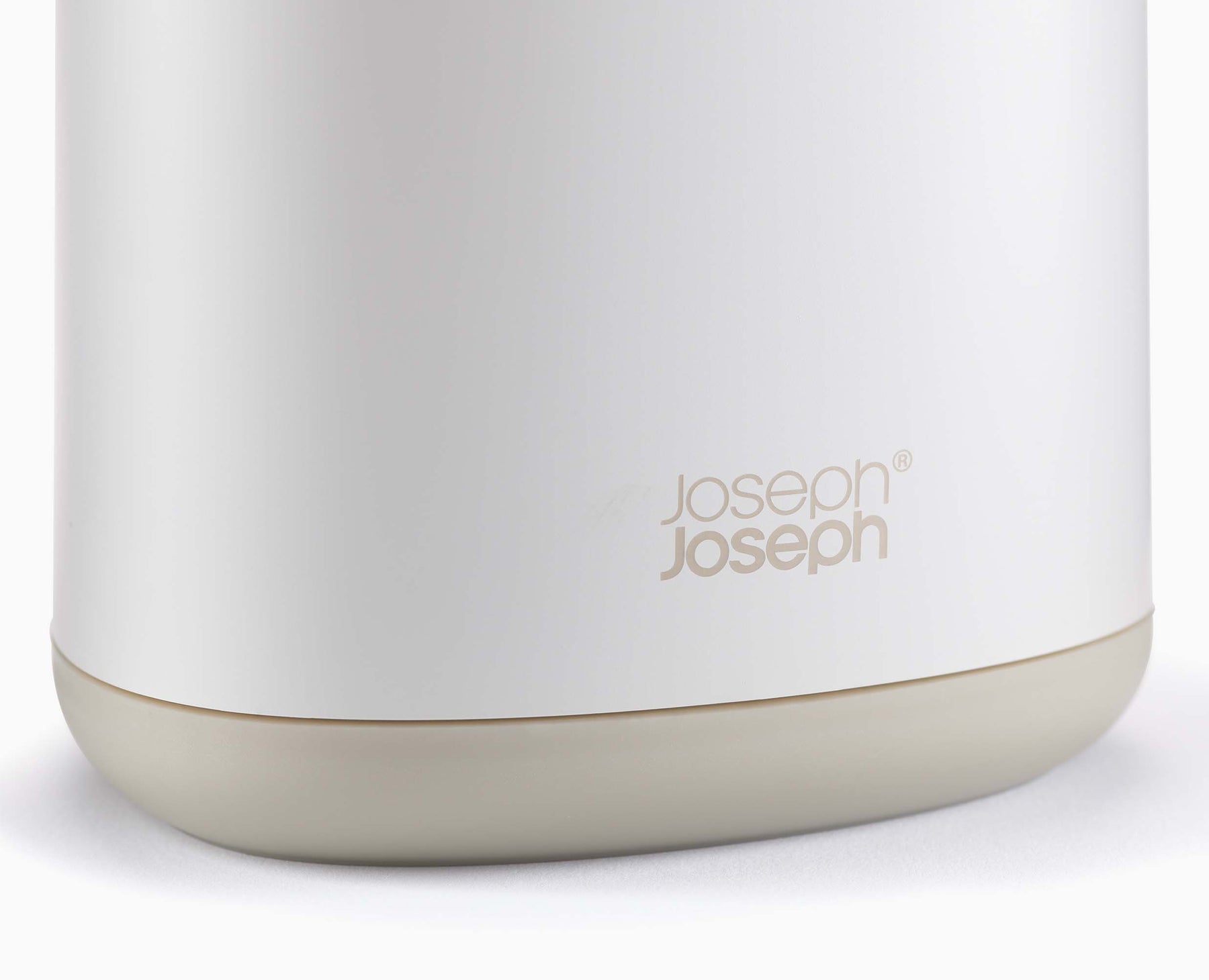 Joseph Joseph Flex 360 ecru toilet brush, official gallery image 6