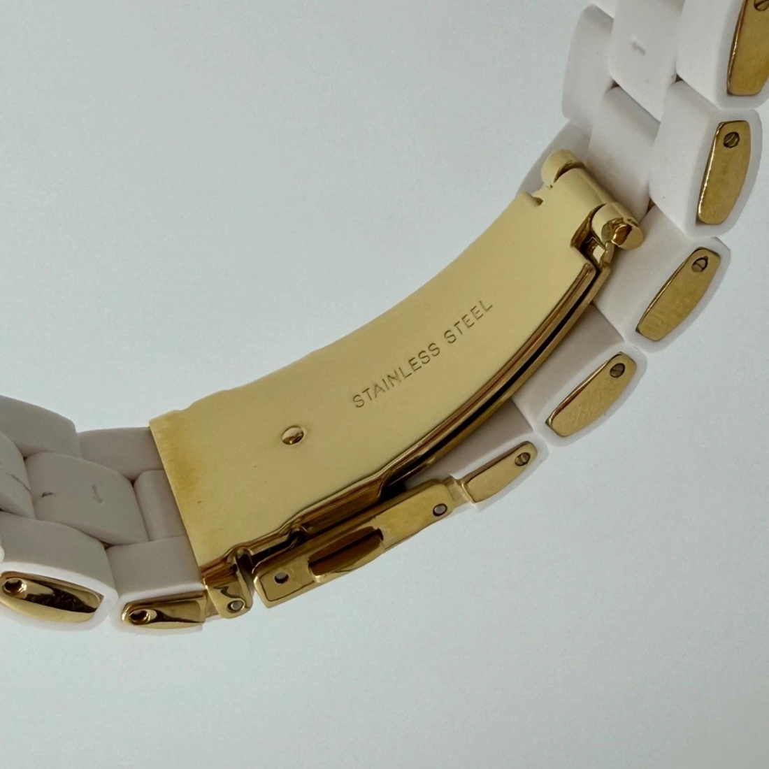 Michael Kors Runway MK5145 bracelet clasp stainless steel detail