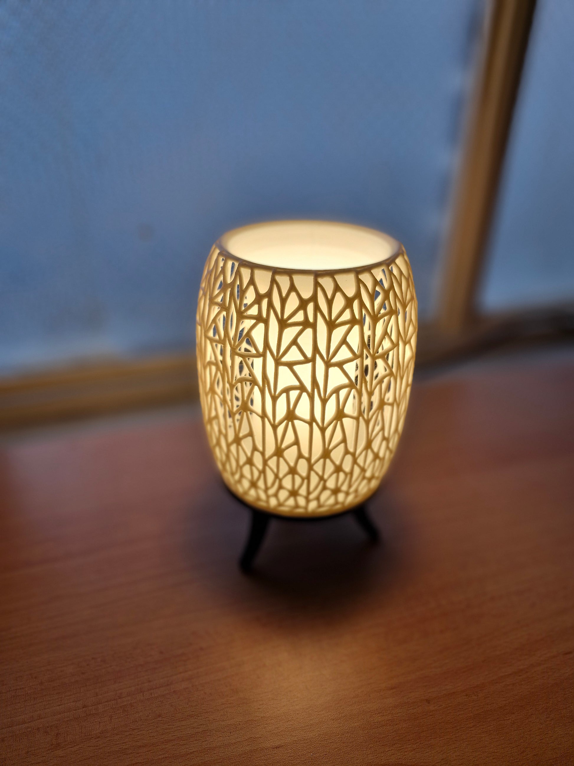 Print3D Africa Mtandao Table Lamp – African weave shade detail | Red Rhino Kenya