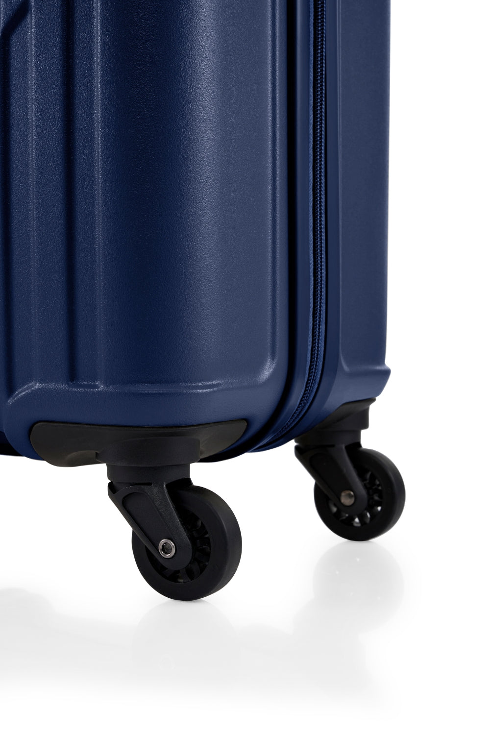 American Tourister Skytrac 55 cm — Navy Cabin Suitcase — double spinner wheel detail