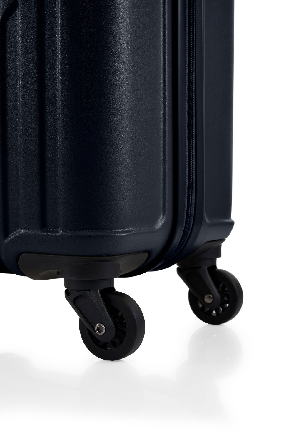 American Tourister Skytrac 55 cm Black Cabin Suitcase — double spinner wheel detail