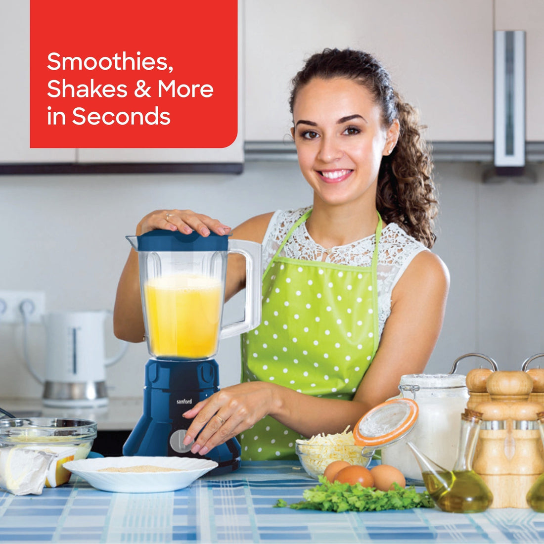 Sanford SF6803BR kitchen lifestyle smoothie blending