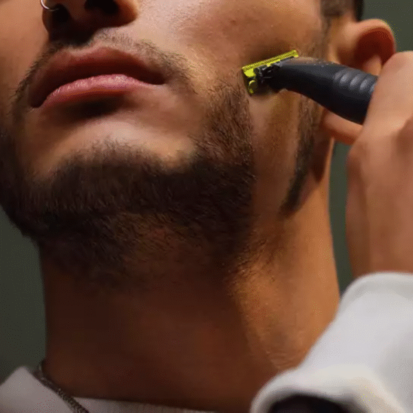 Philips OneBlade Hybrid Electric Trimmer and Shaver QP1424/10 - Image 9